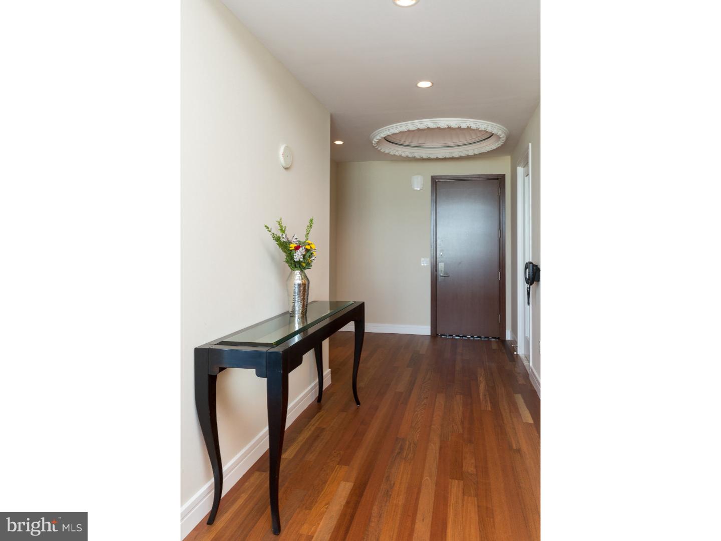 AVENUE OF THE ARTS - Residential