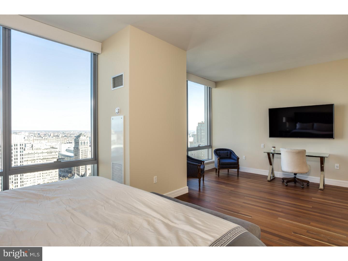 AVENUE OF THE ARTS - Residential