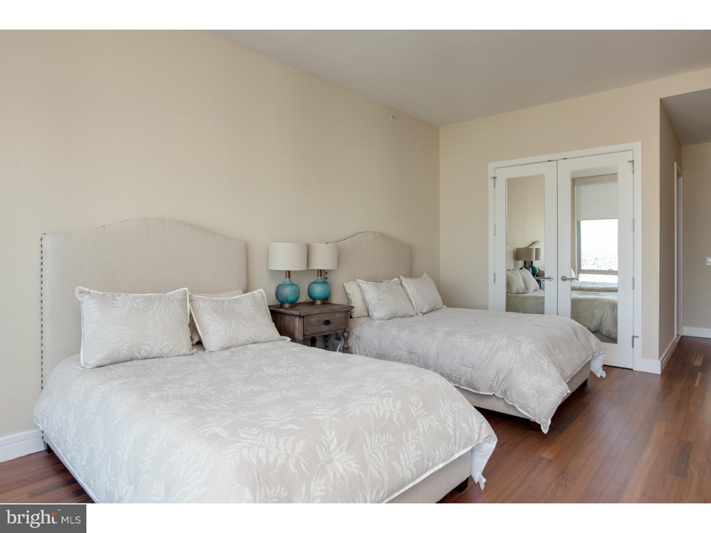 AVENUE OF THE ARTS - Residential