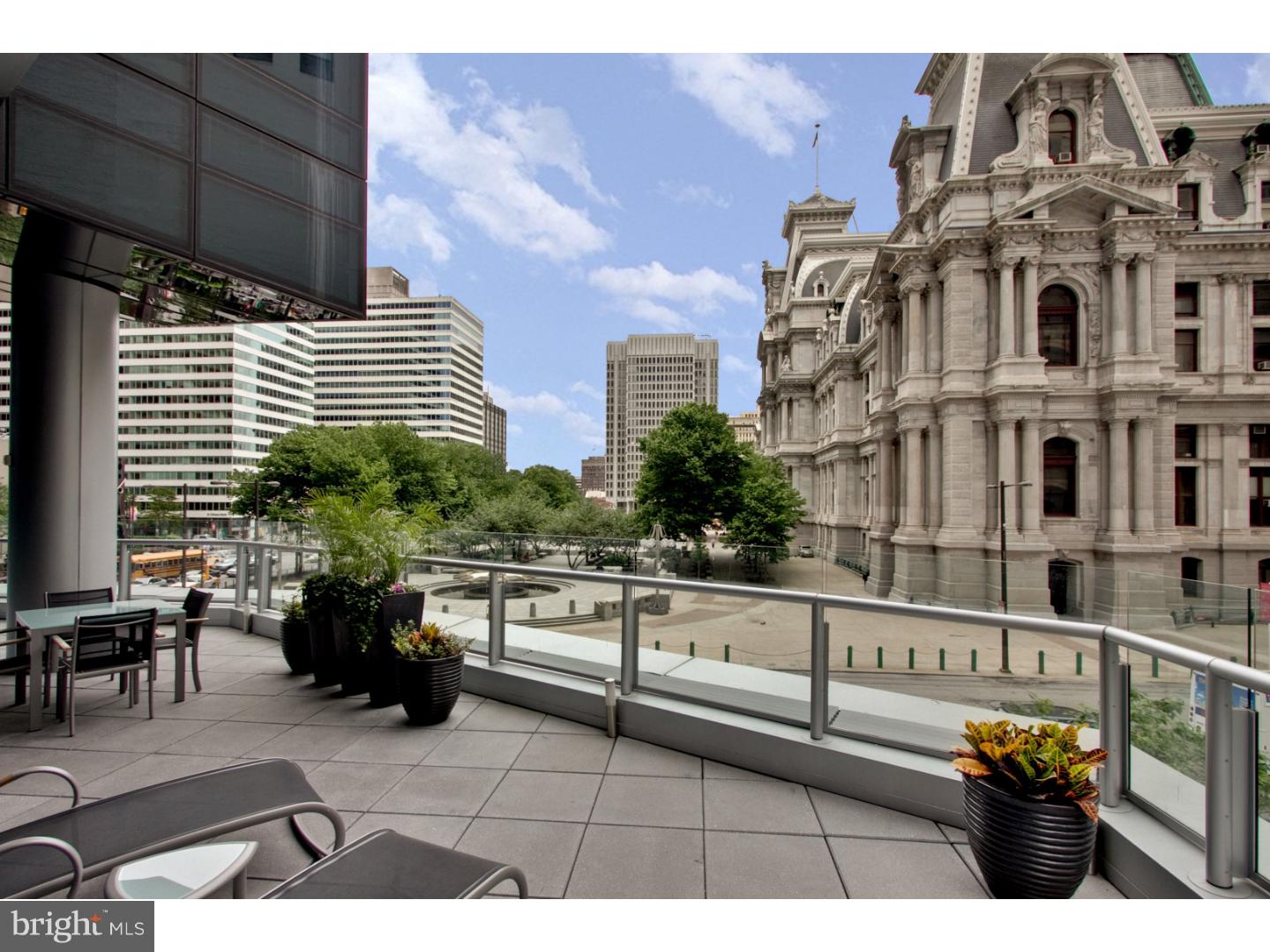 AVENUE OF THE ARTS - Residential