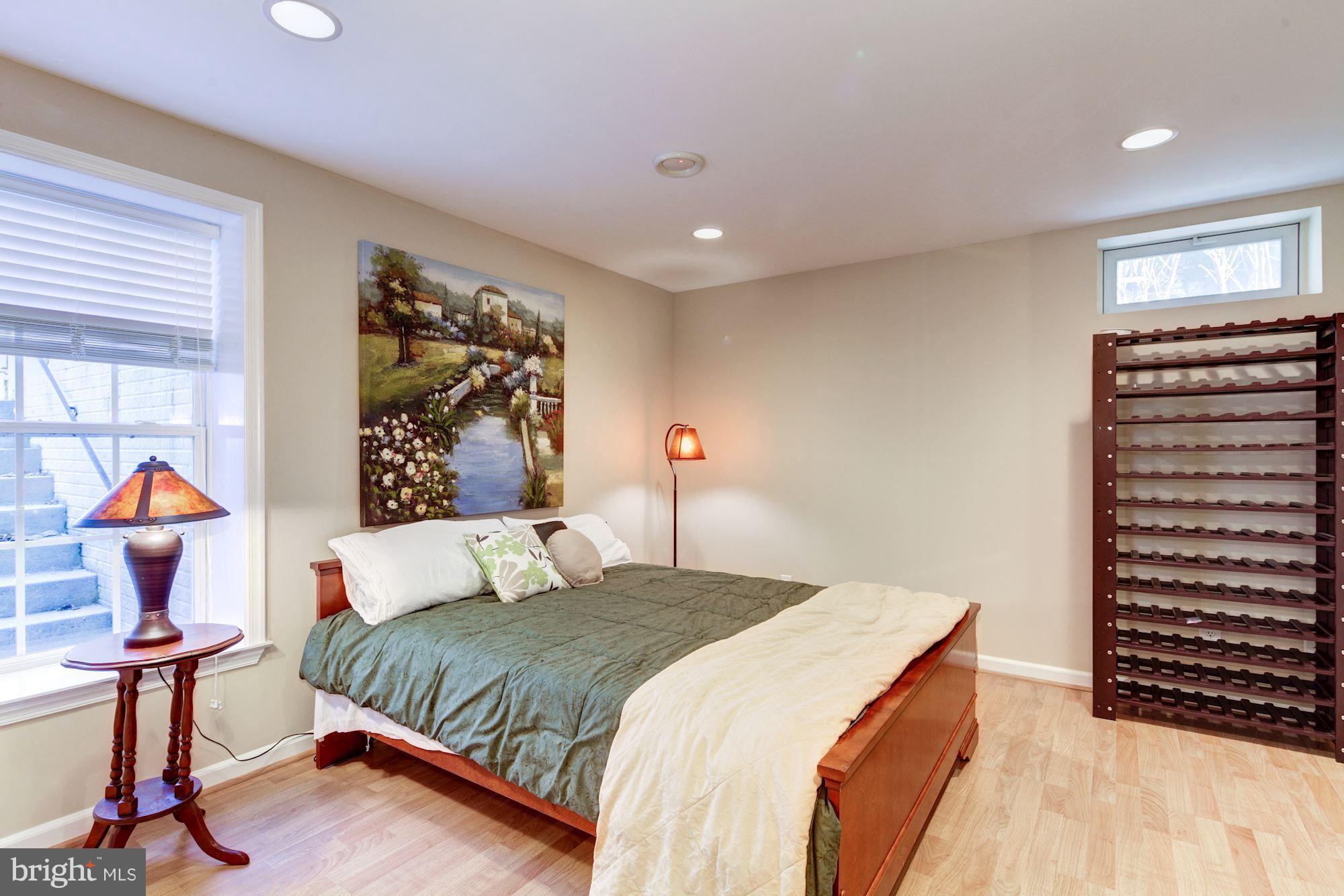 VINEYARD OAK - Residential