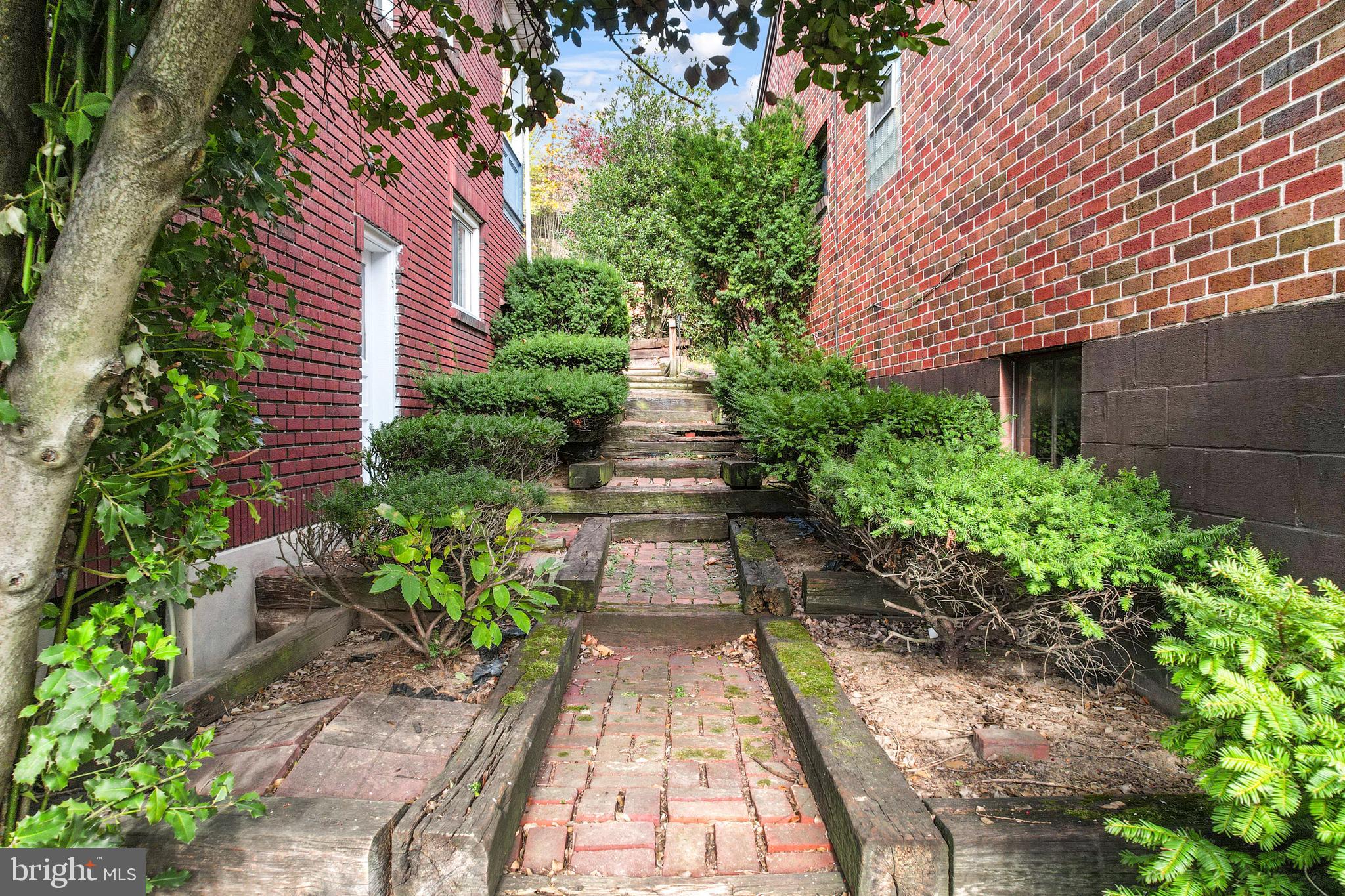 SOUTH END - Residential