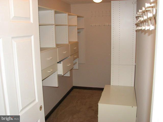 ASPEN HILL FARMS - Residential Lease