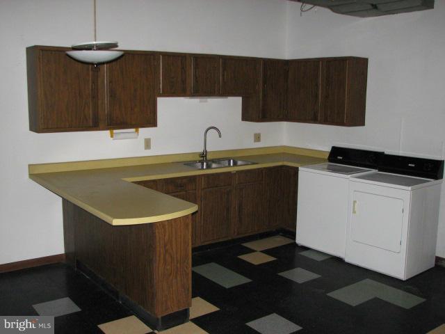 ASPEN HILL FARMS - Residential Lease