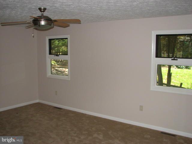 ASPEN HILL FARMS - Residential Lease