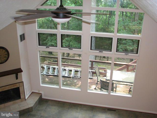 ASPEN HILL FARMS - Residential Lease