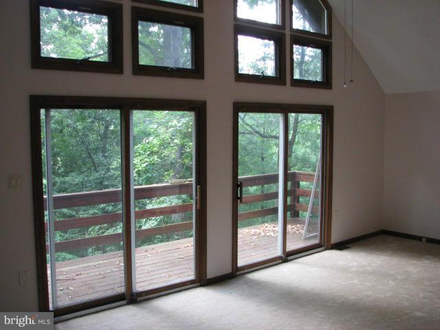 ASPEN HILL FARMS - Residential Lease