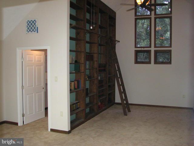 ASPEN HILL FARMS - Residential Lease