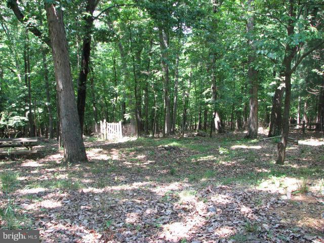 ASPEN HILL FARMS - Residential Lease