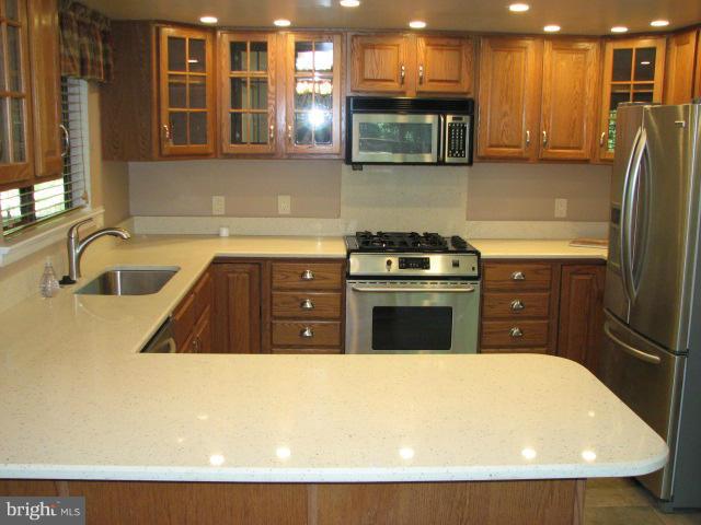 ASPEN HILL FARMS - Residential Lease