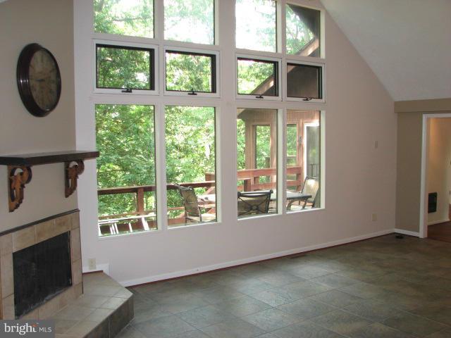 ASPEN HILL FARMS - Residential Lease