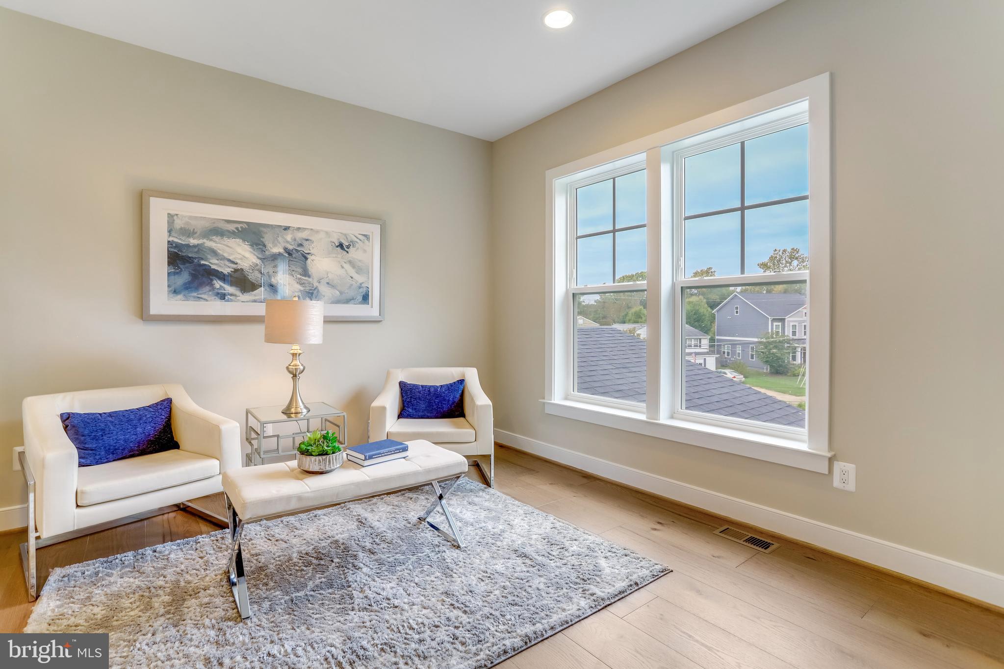 VIENNA WOODS - Residential