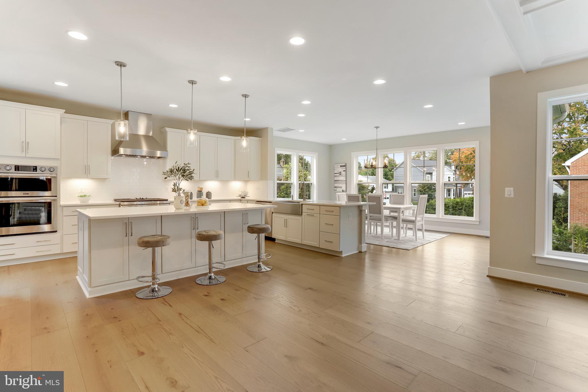 VIENNA WOODS - Residential