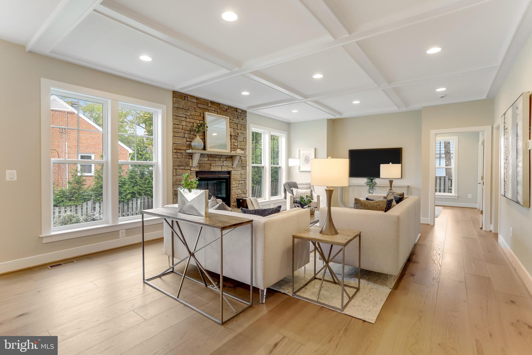 VIENNA WOODS - Residential