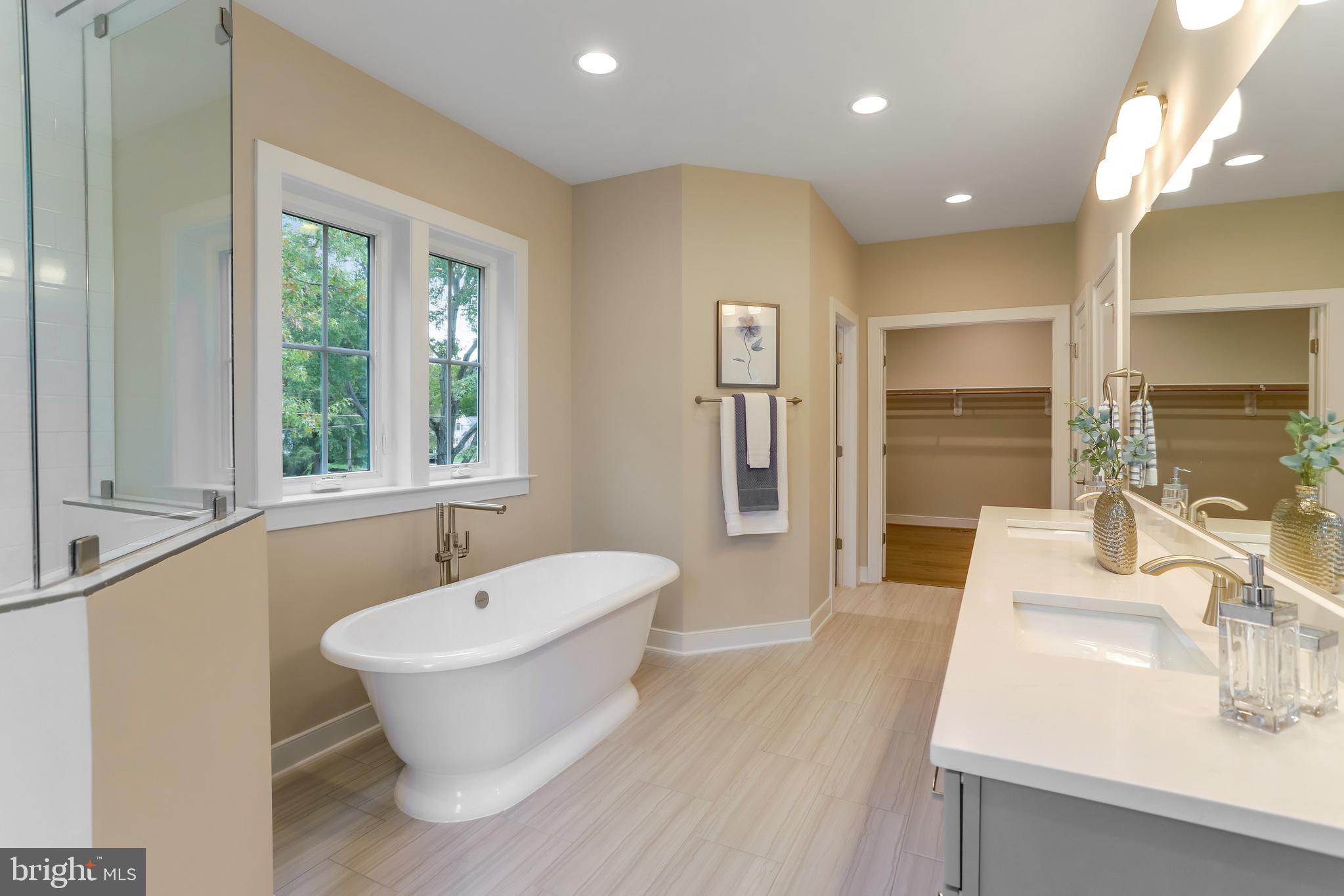 VIENNA WOODS - Residential