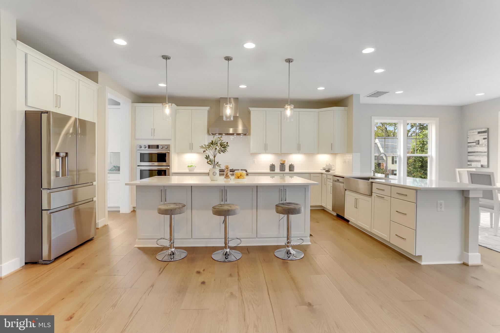 VIENNA WOODS - Residential