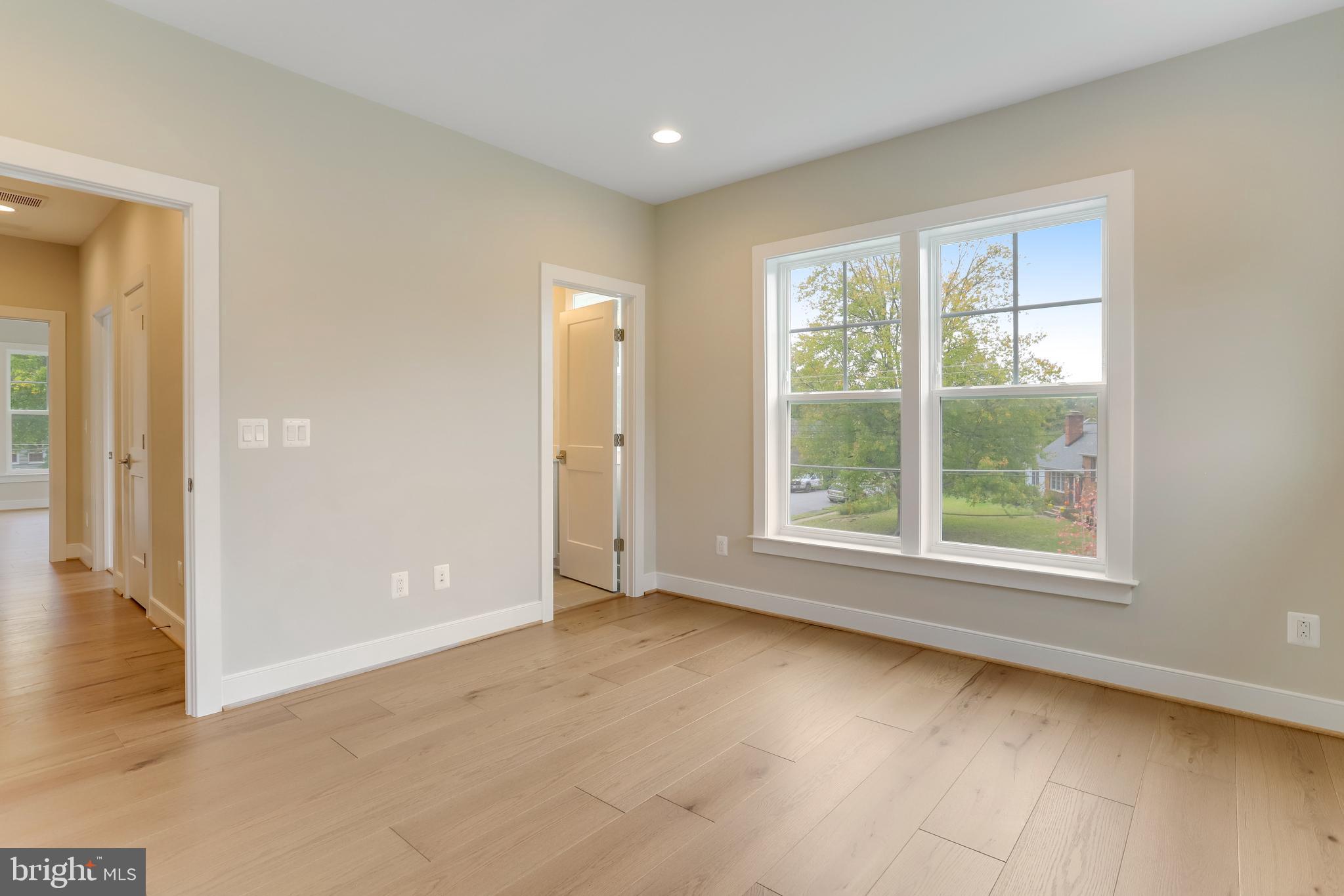 VIENNA WOODS - Residential