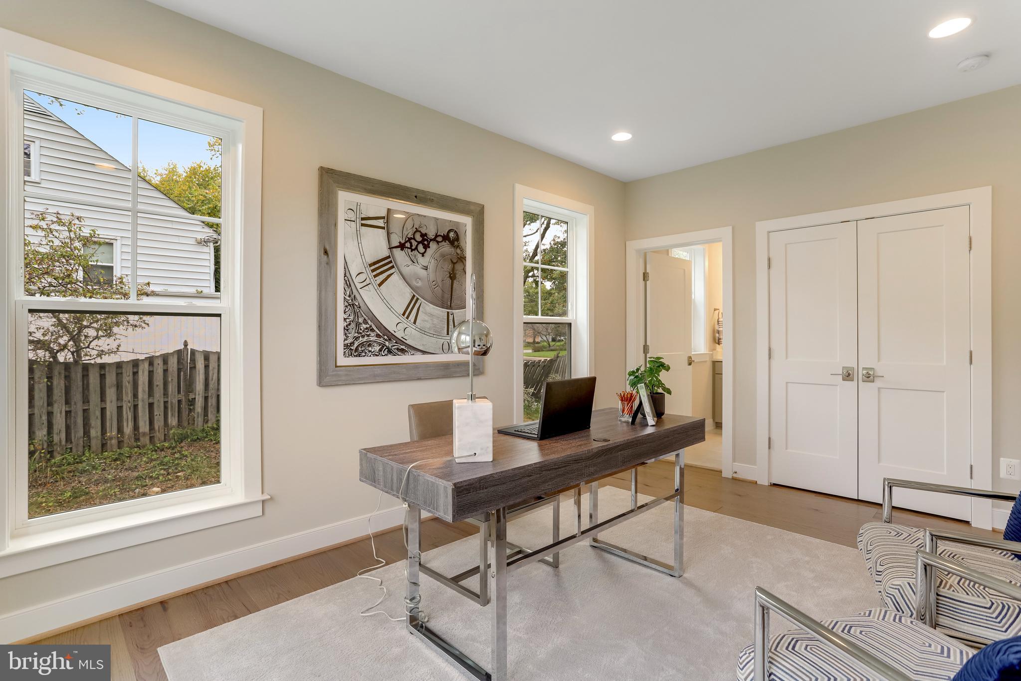 VIENNA WOODS - Residential