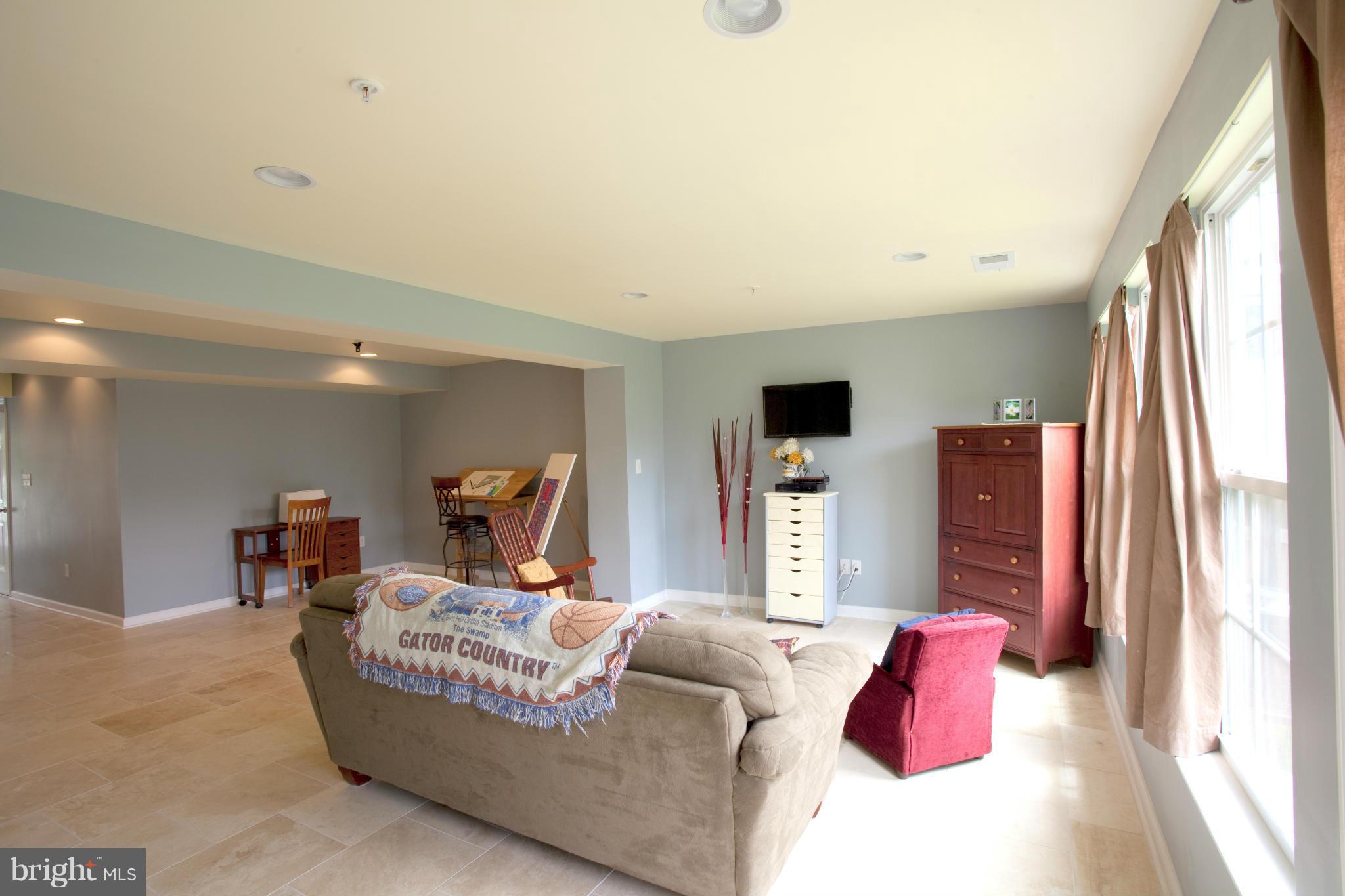 VILLAGE TOWNS - Residential