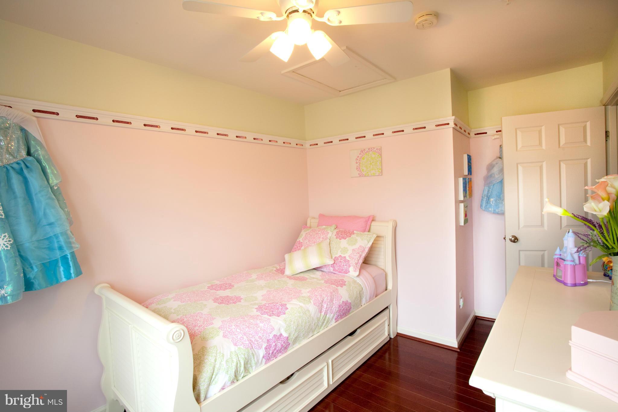 VILLAGE TOWNS - Residential