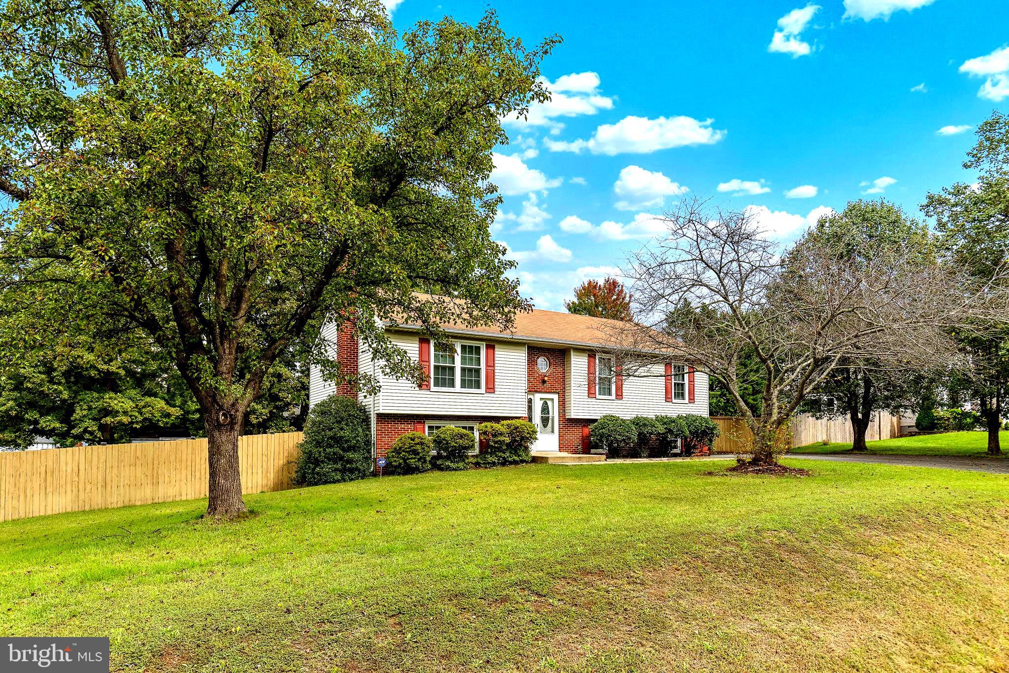 VISTA WOODS - Residential