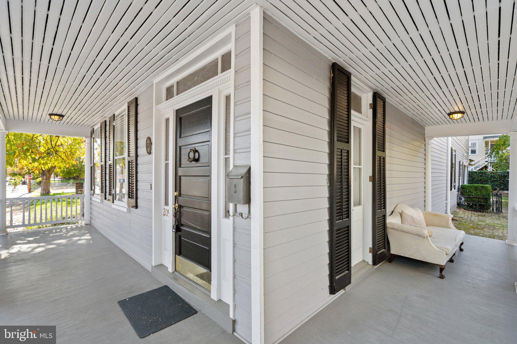 209 N WASHINGTON STREET