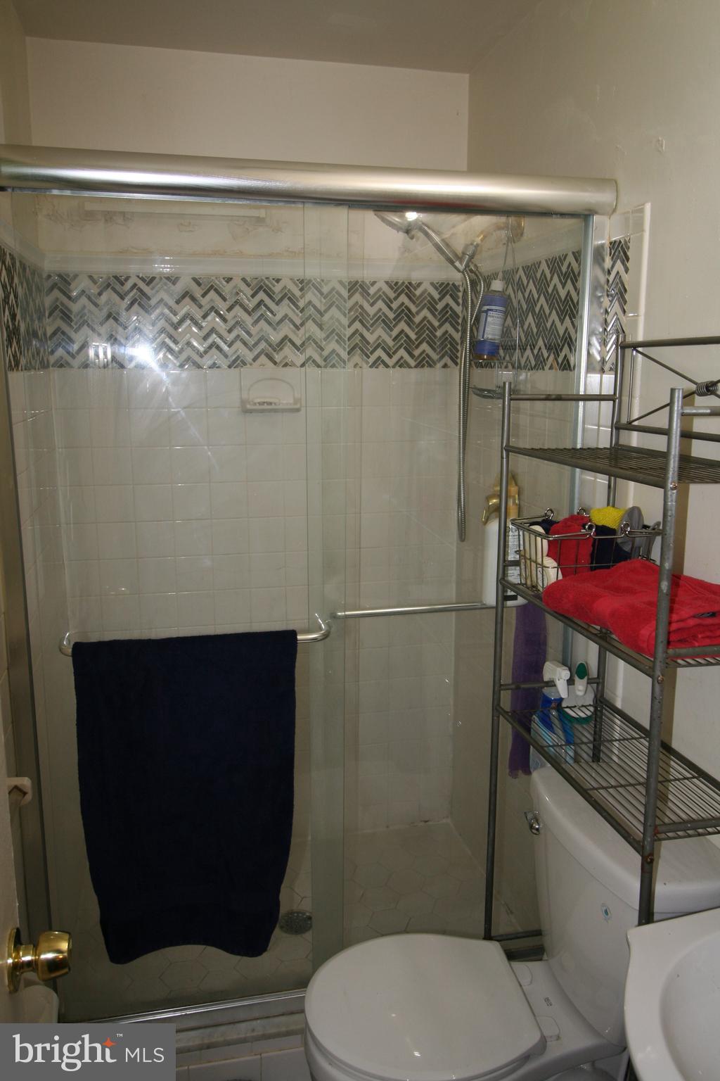 QUEENS WOOD - Residential