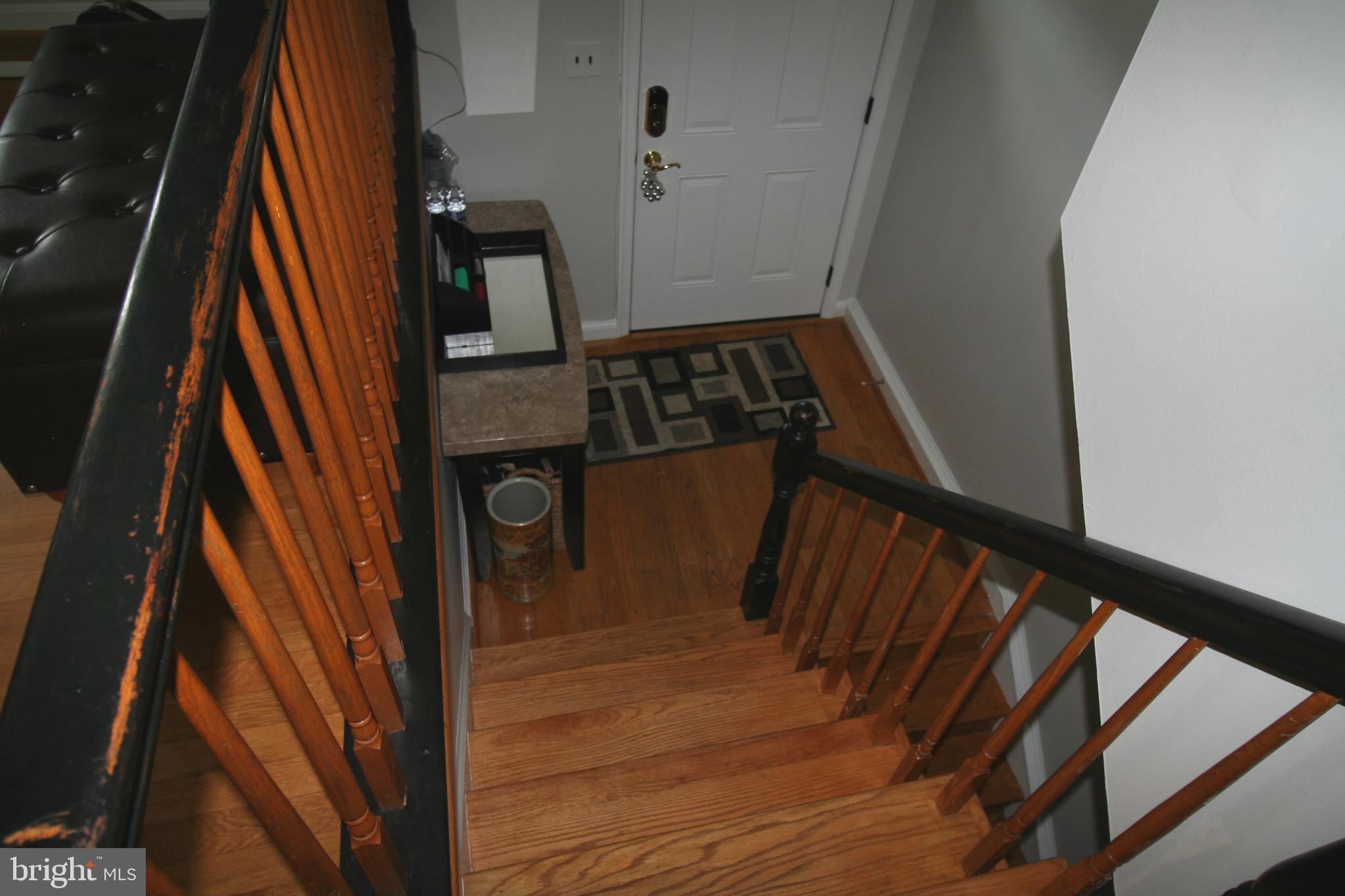 QUEENS WOOD - Residential