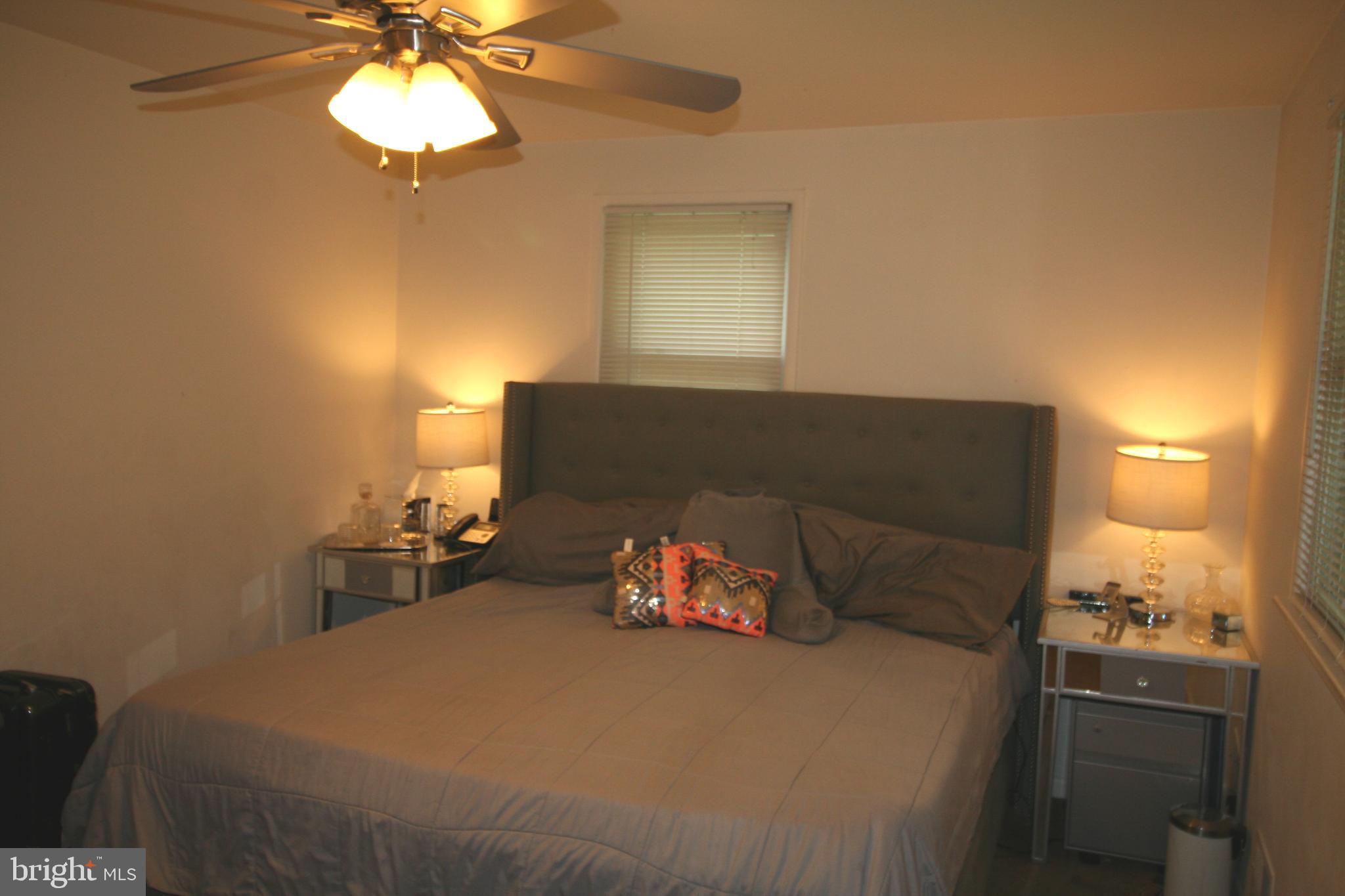 QUEENS WOOD - Residential