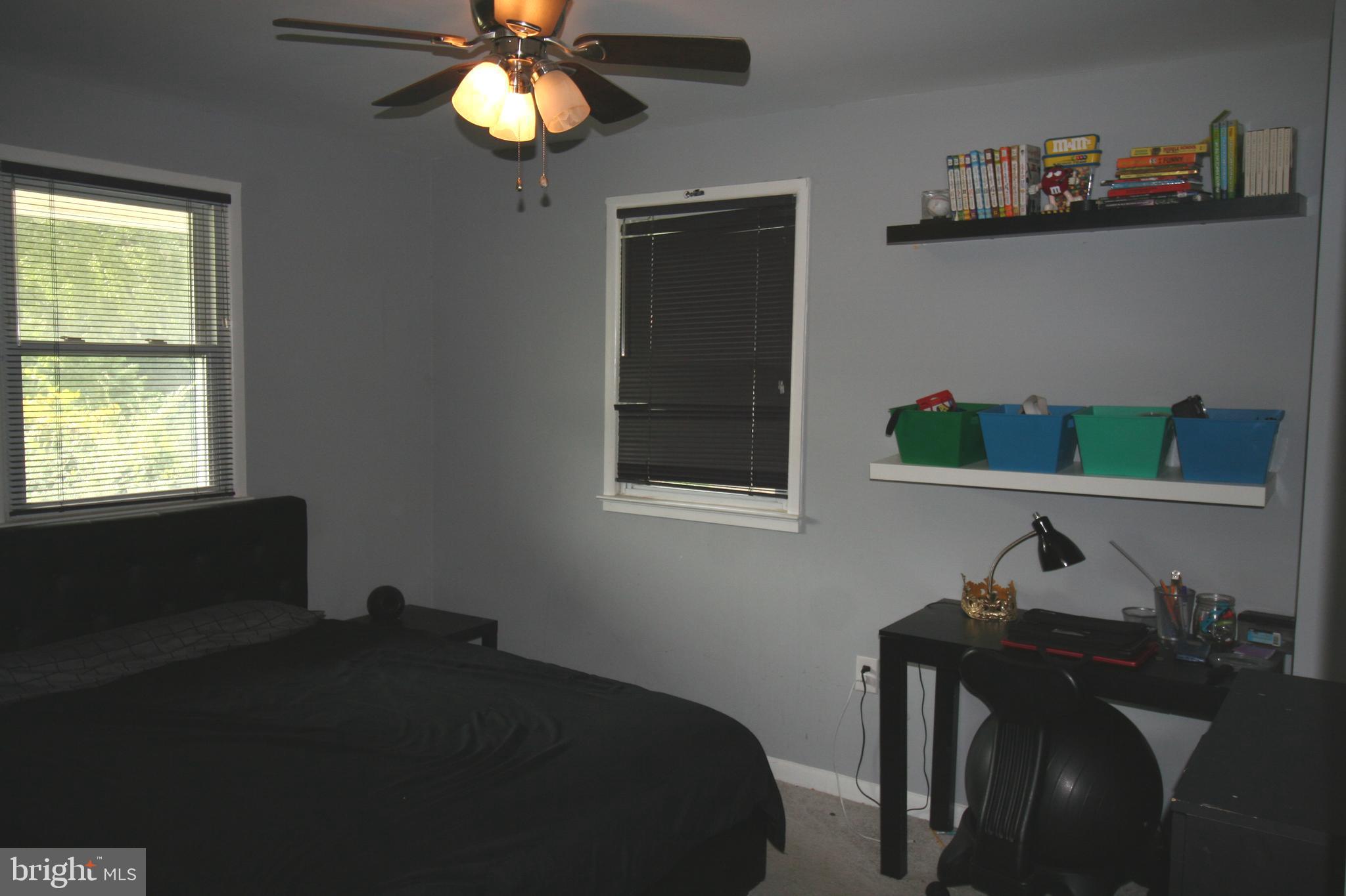 QUEENS WOOD - Residential