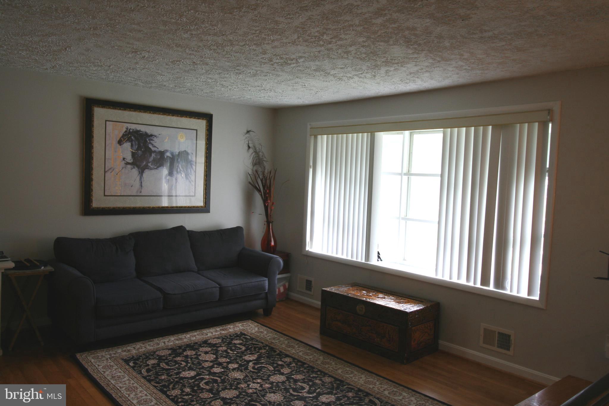 QUEENS WOOD - Residential