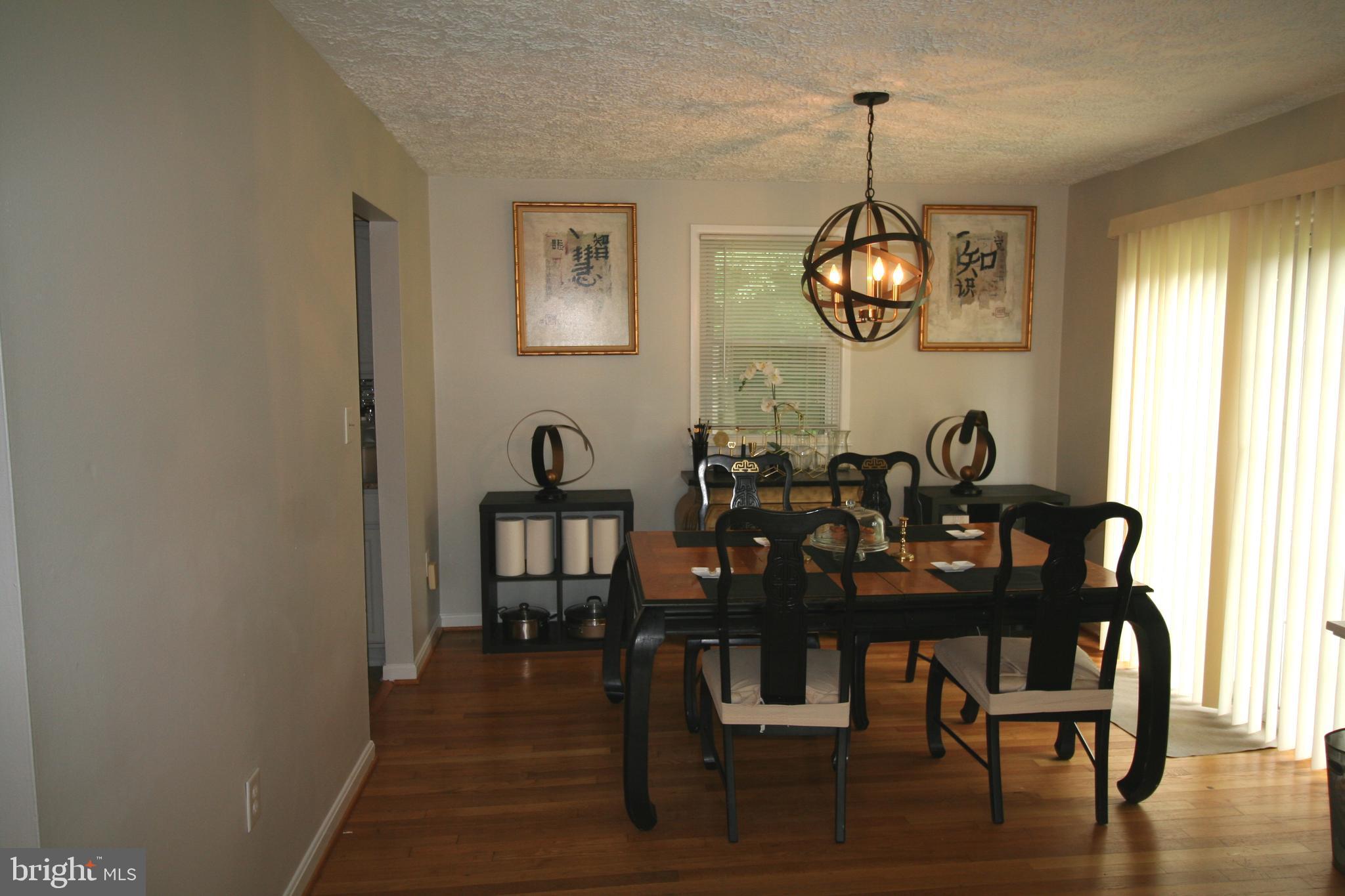 QUEENS WOOD - Residential