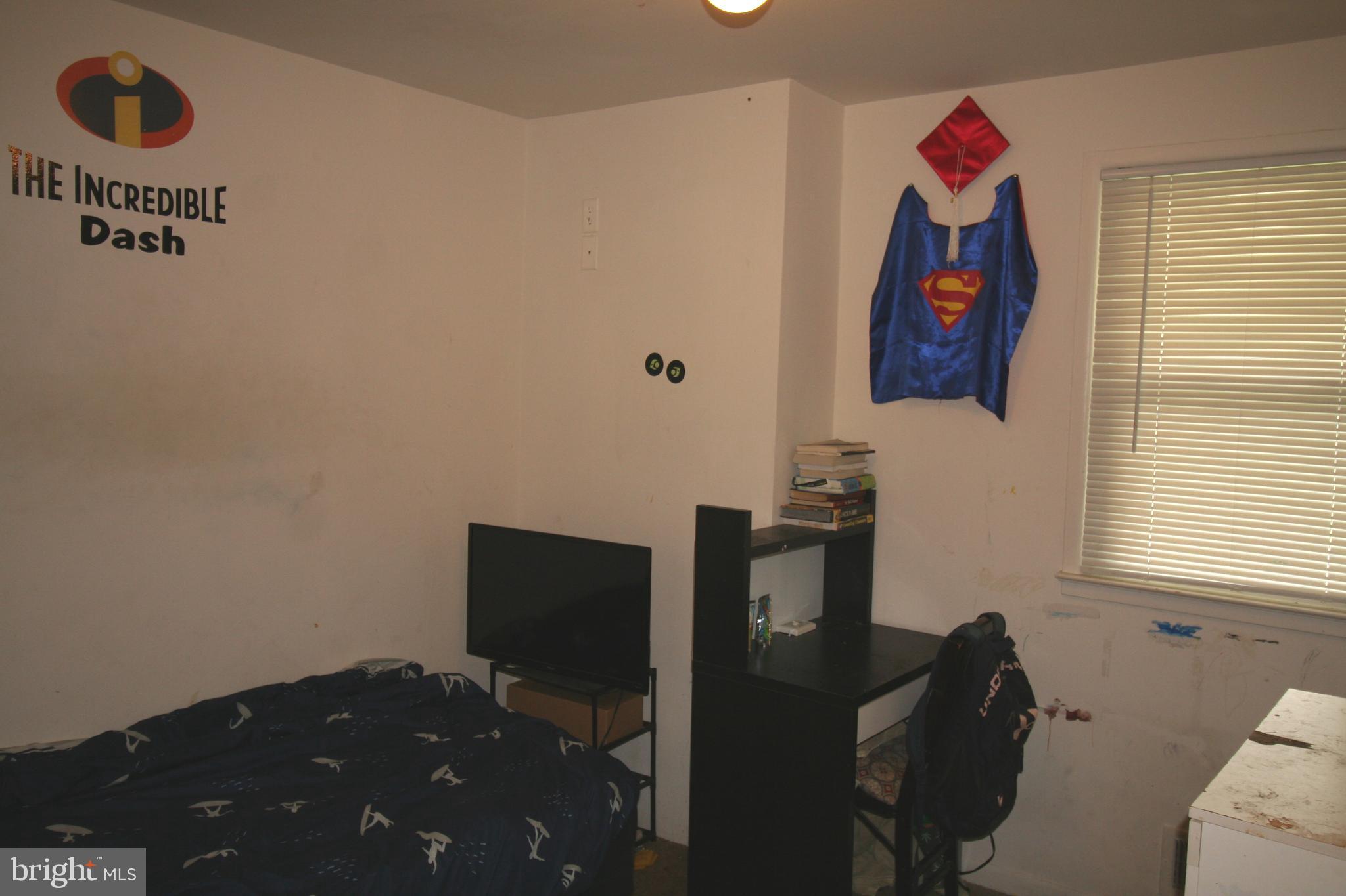 QUEENS WOOD - Residential