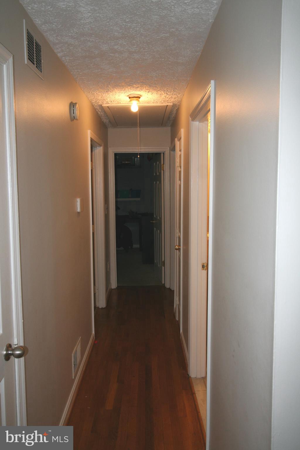 QUEENS WOOD - Residential