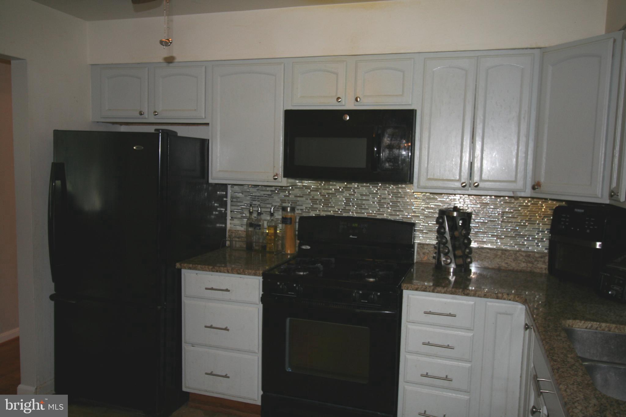 QUEENS WOOD - Residential