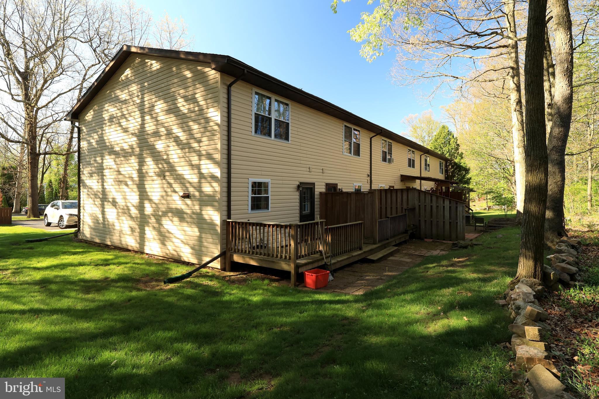 RAMBLING OAKS - Residential