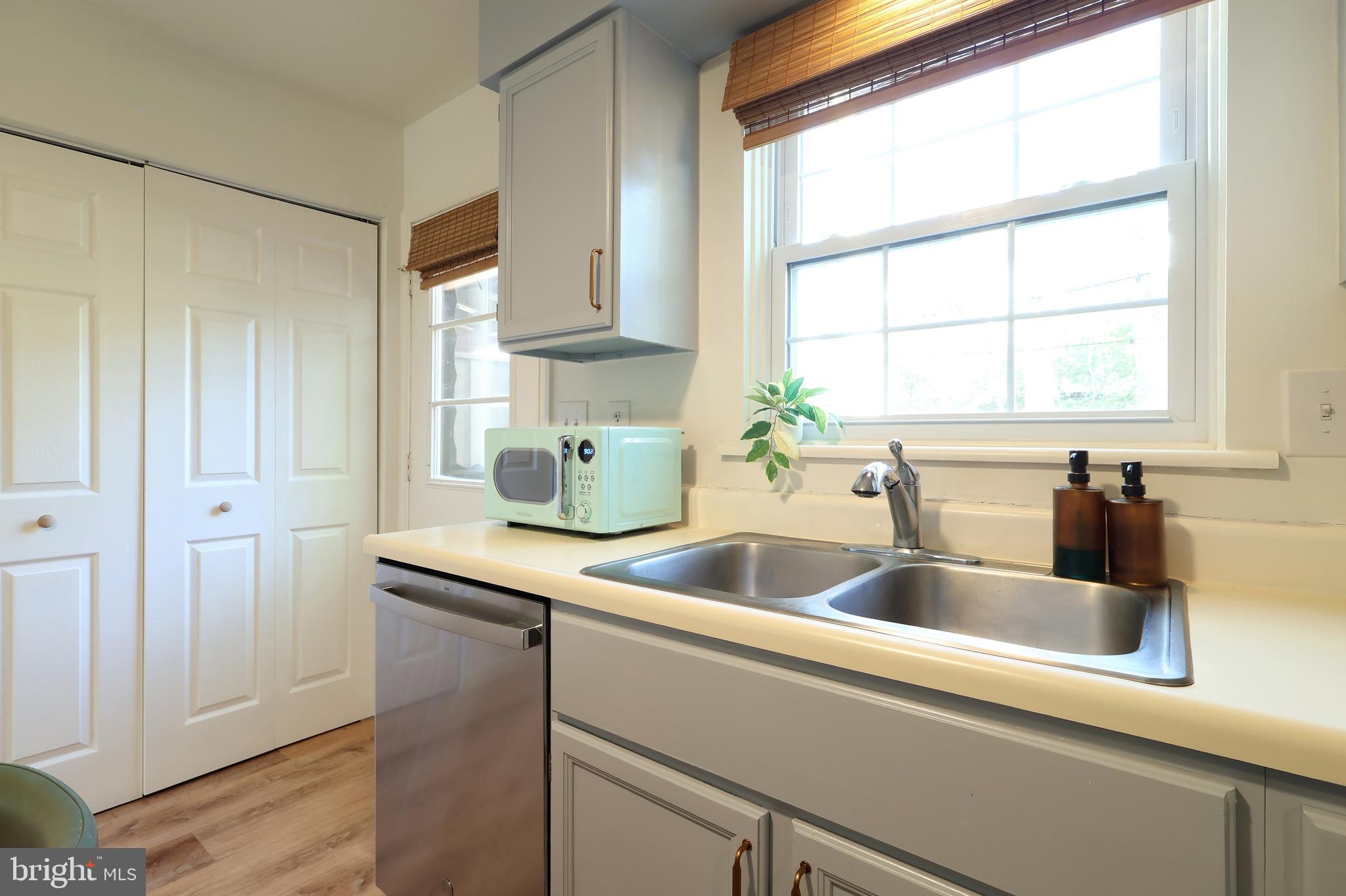RAMBLING OAKS - Residential