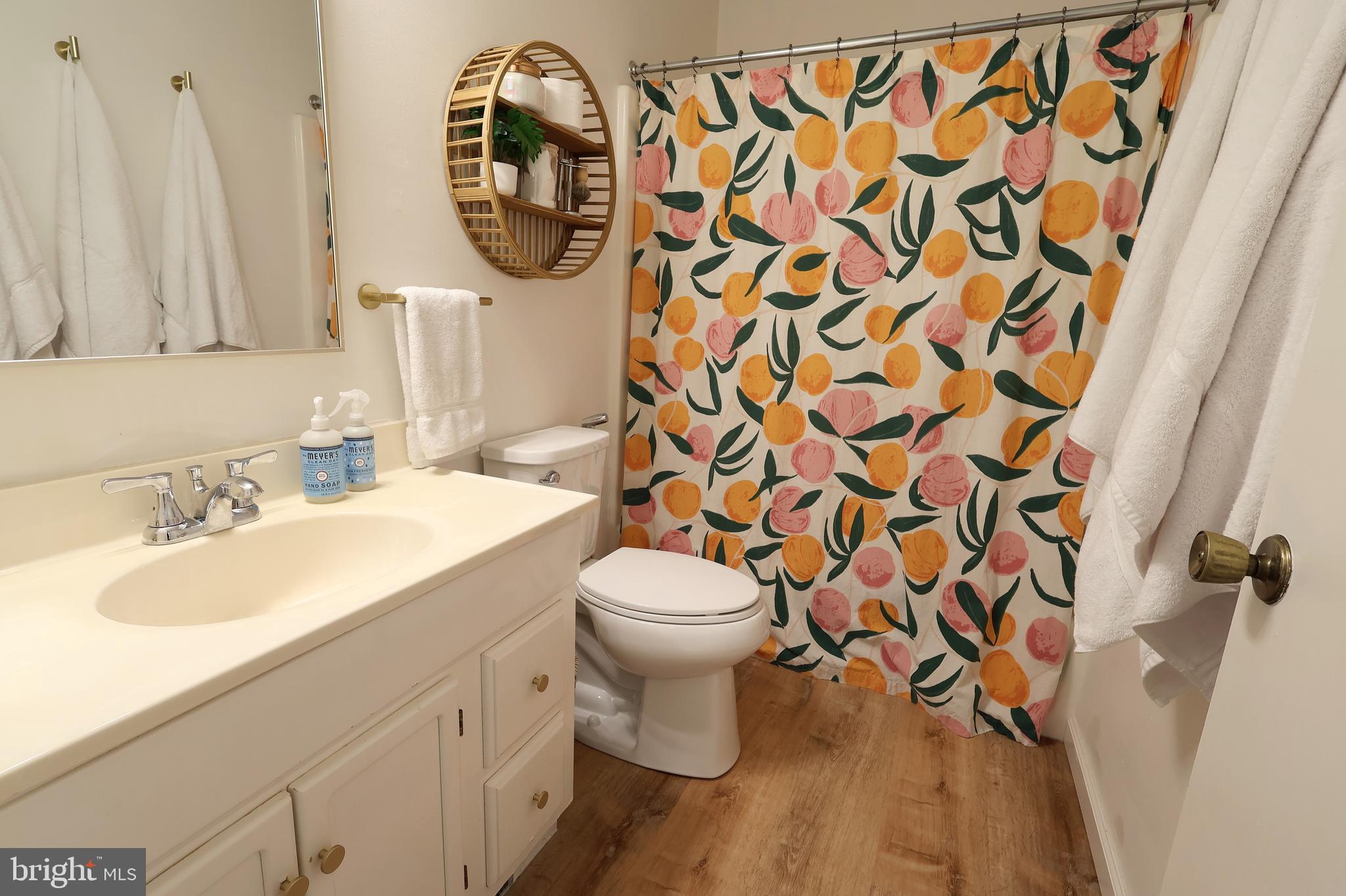 RAMBLING OAKS - Residential