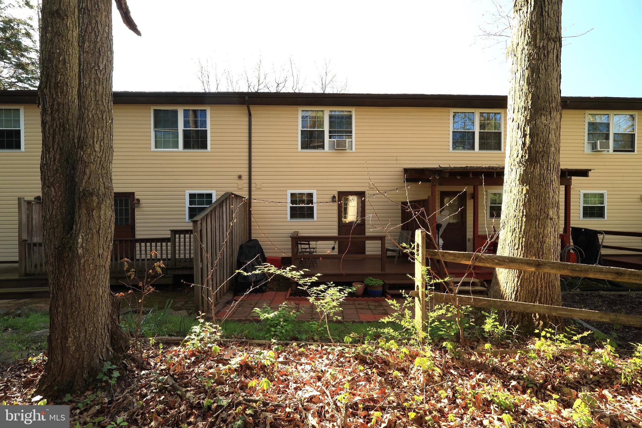 RAMBLING OAKS - Residential