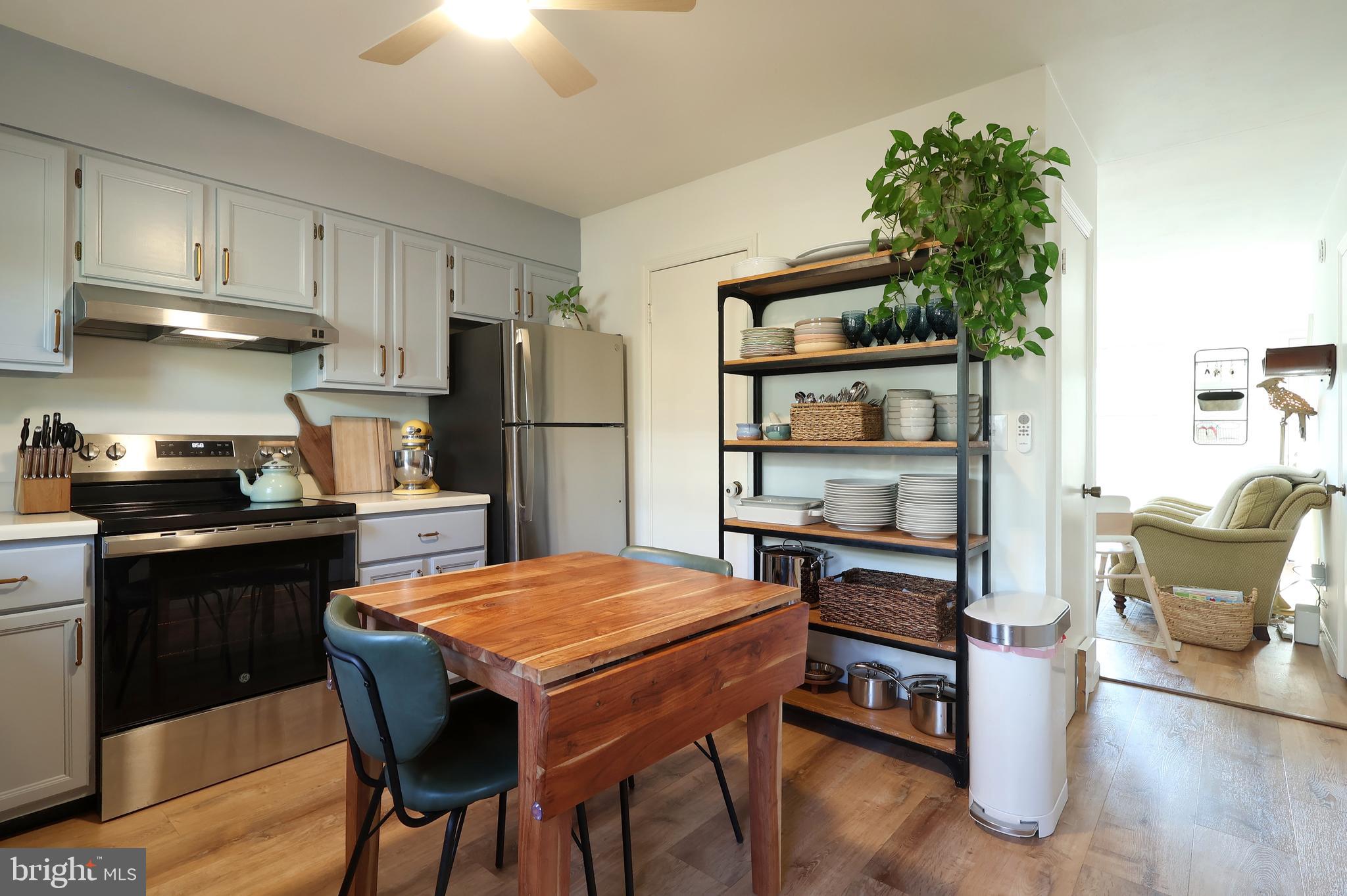 RAMBLING OAKS - Residential