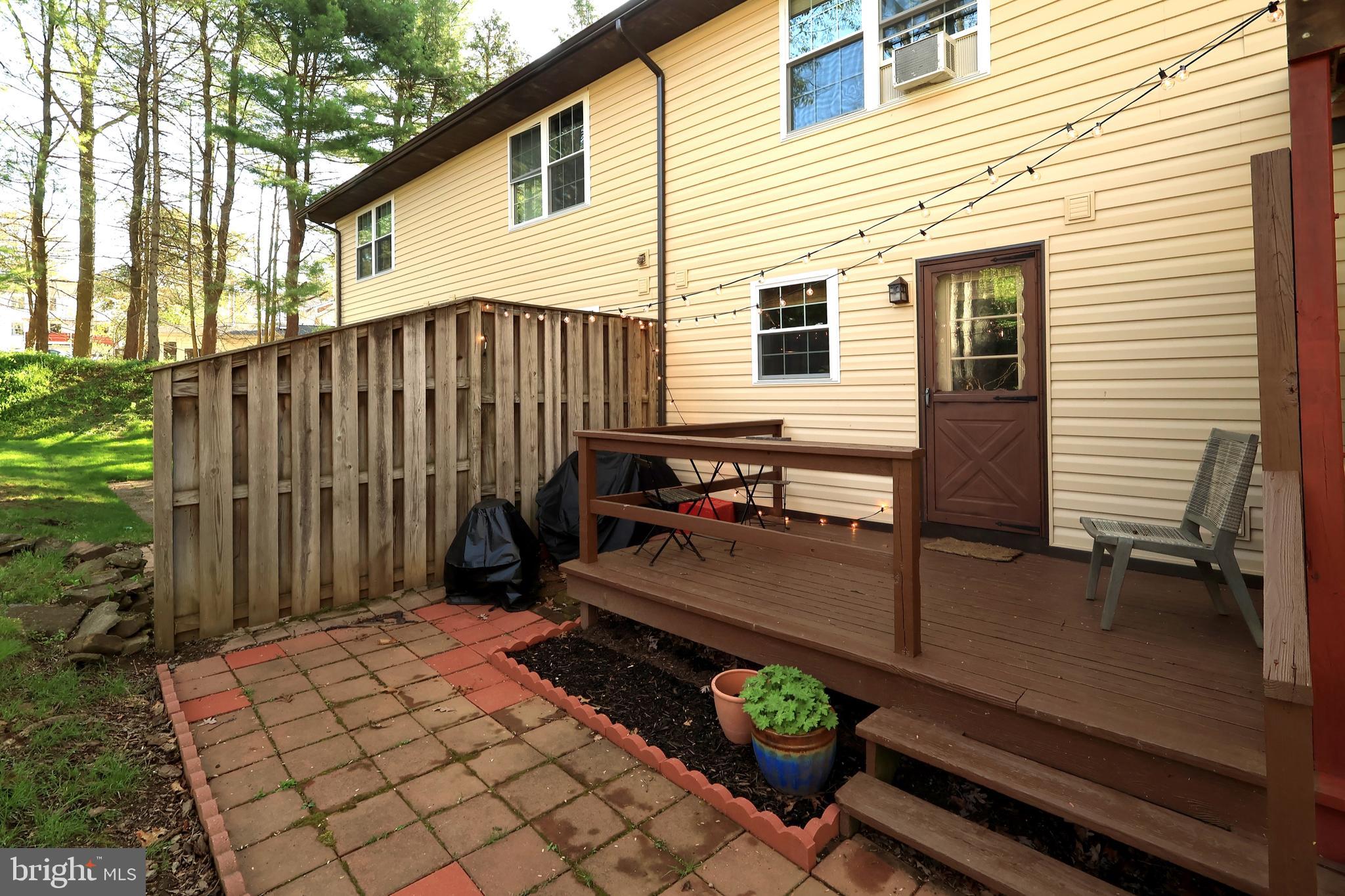 RAMBLING OAKS - Residential