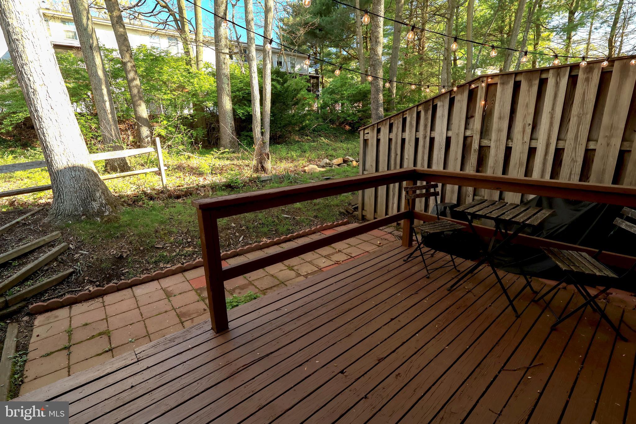 RAMBLING OAKS - Residential