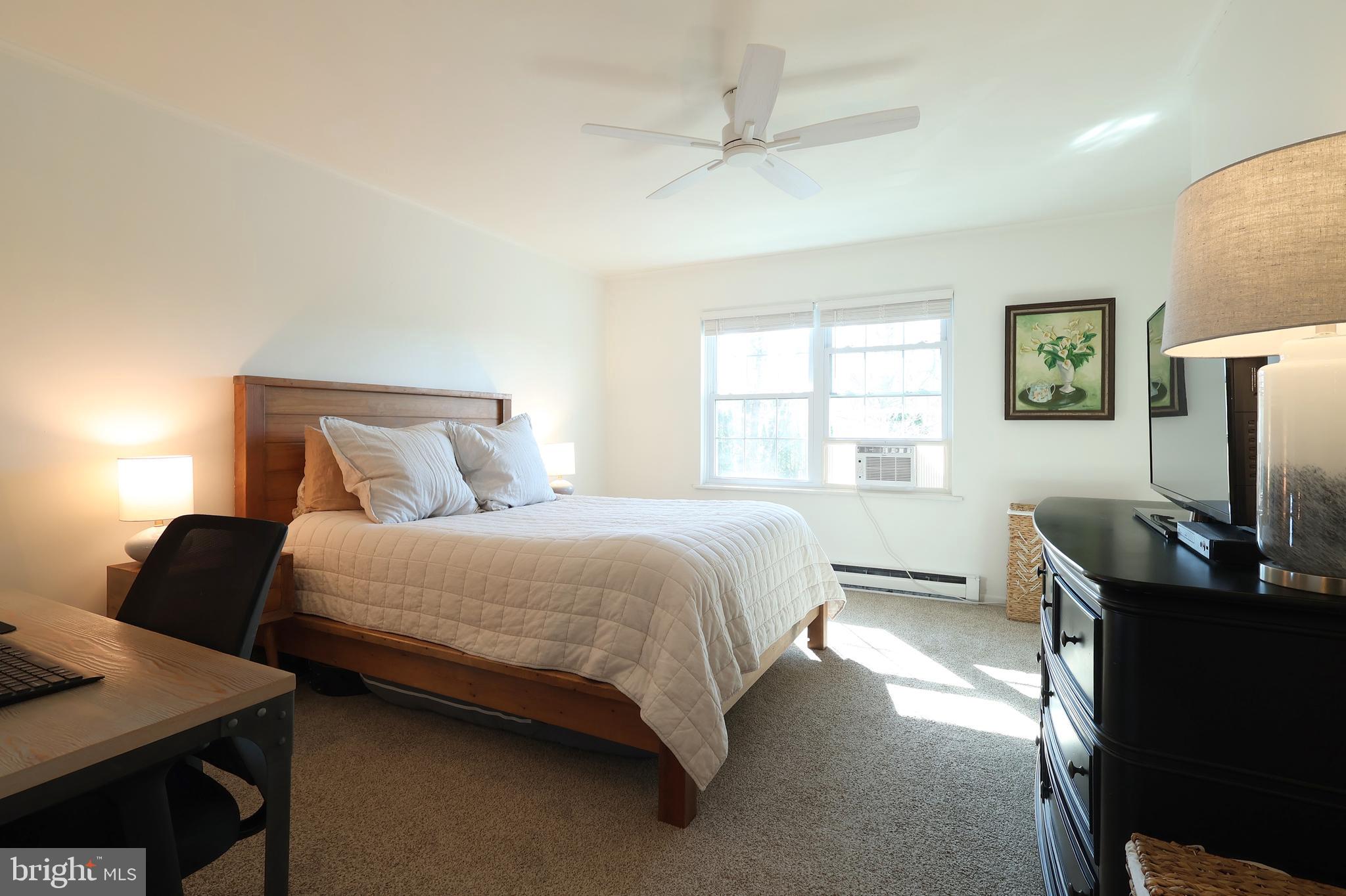 RAMBLING OAKS - Residential