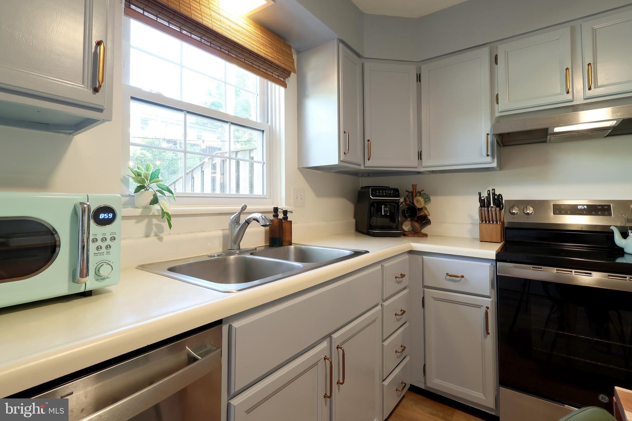 RAMBLING OAKS - Residential