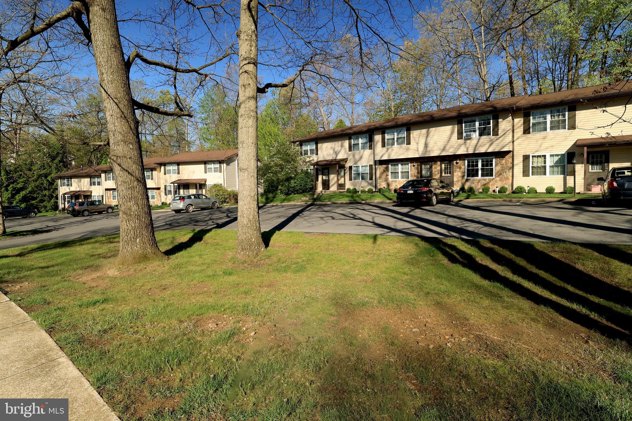 RAMBLING OAKS - Residential