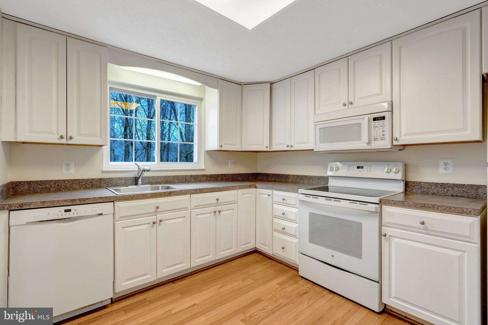 7743 MIDDLE VALLEY DRIVE