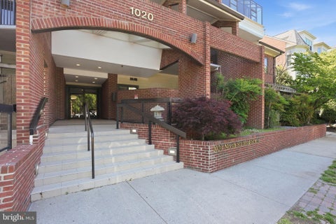 Photo of 1020 N Stafford Street #312, ARLINGTON, VA 22201 (MLS # VAAR2077392)