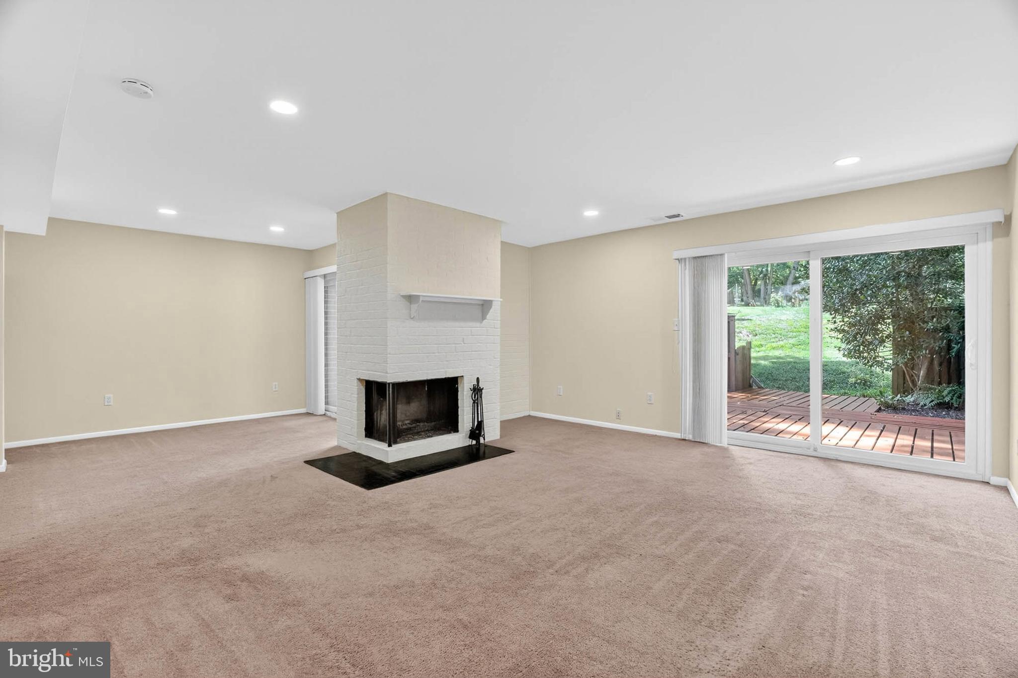 COLUMBIA TOWN CENTER - Residential Lease