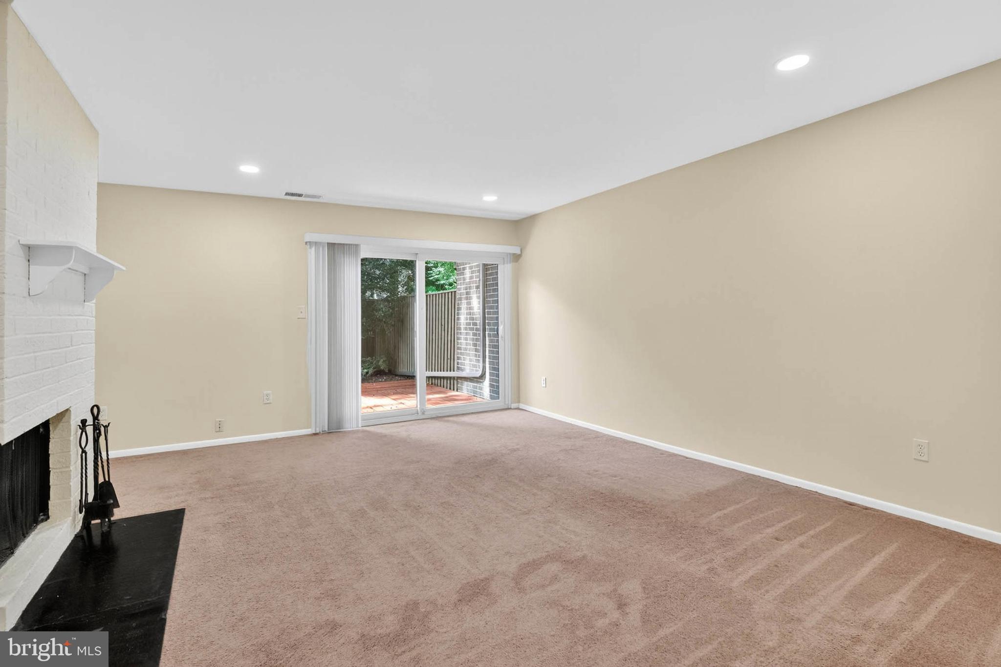 COLUMBIA TOWN CENTER - Residential Lease