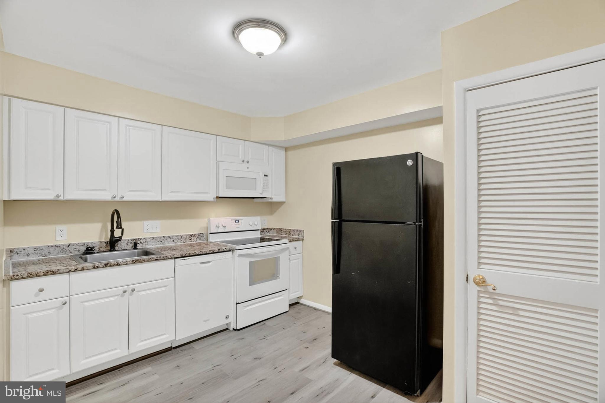 COLUMBIA TOWN CENTER - Residential Lease